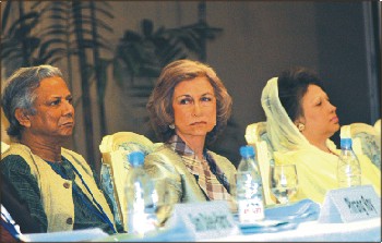 Queen Sofia of Spain attends the launch of the Asia Pacific Region Microcredit Summit yesterday. PHOTO: STAR 